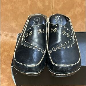 L’Artiste Spring step clogs